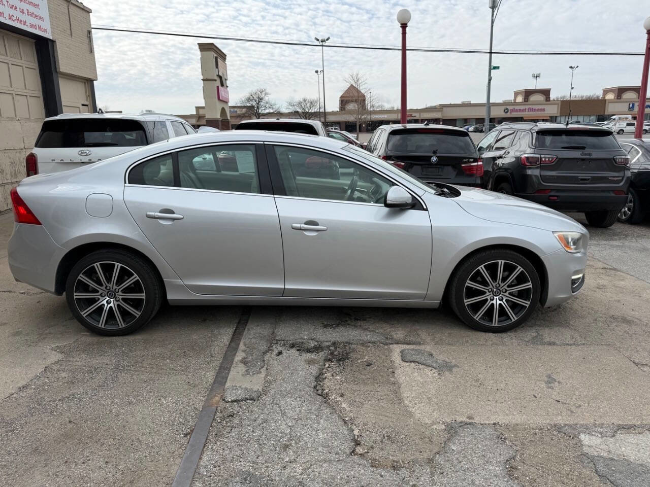 Used 2015 Volvo S60 T5 Premier w/ Convenience Package image 4