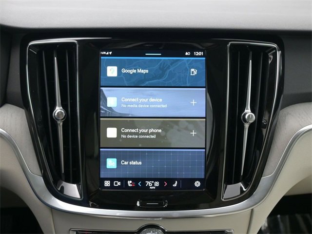 Used 2024 Volvo V60 B5 Cross Country Plus image 13