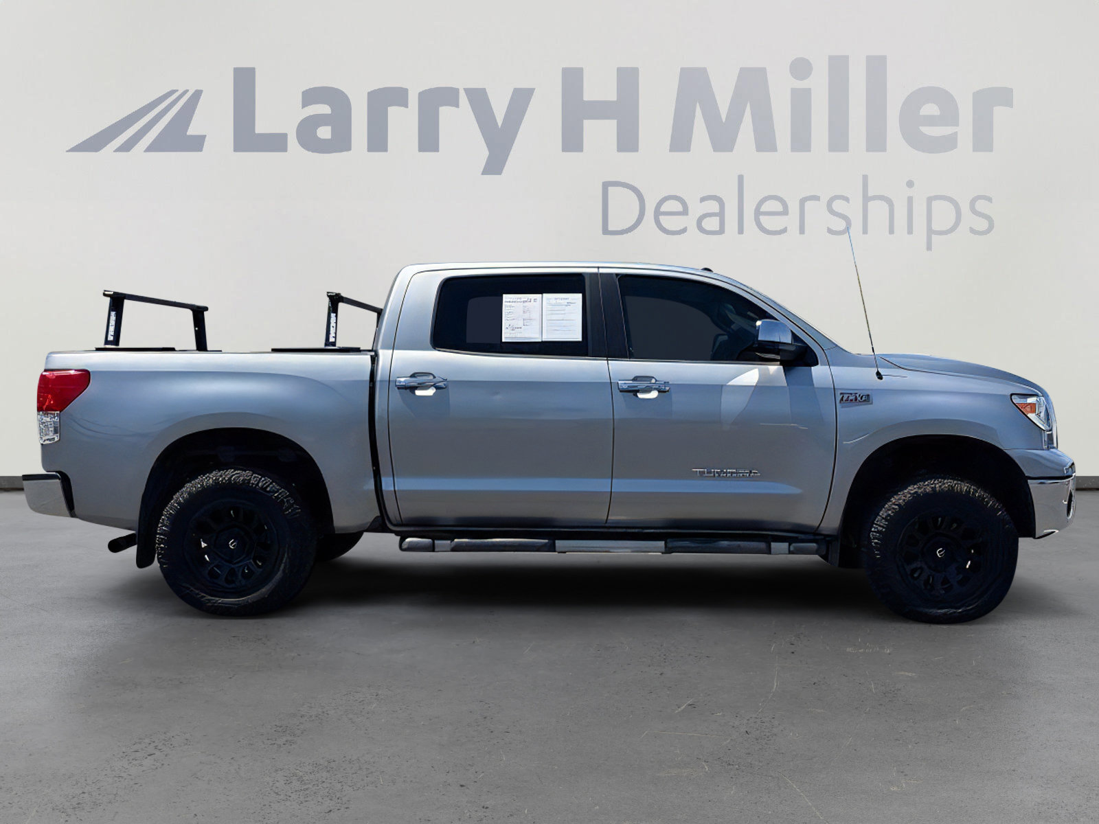 Used 2013 Toyota Tundra 4x4 CrewMax w/ Tow Pkg image 7