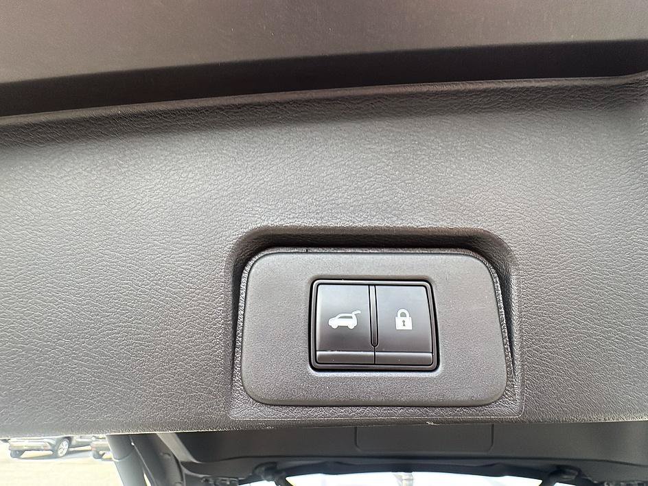 Certified 2025 Nissan Rogue SV AWD/4WD image 38