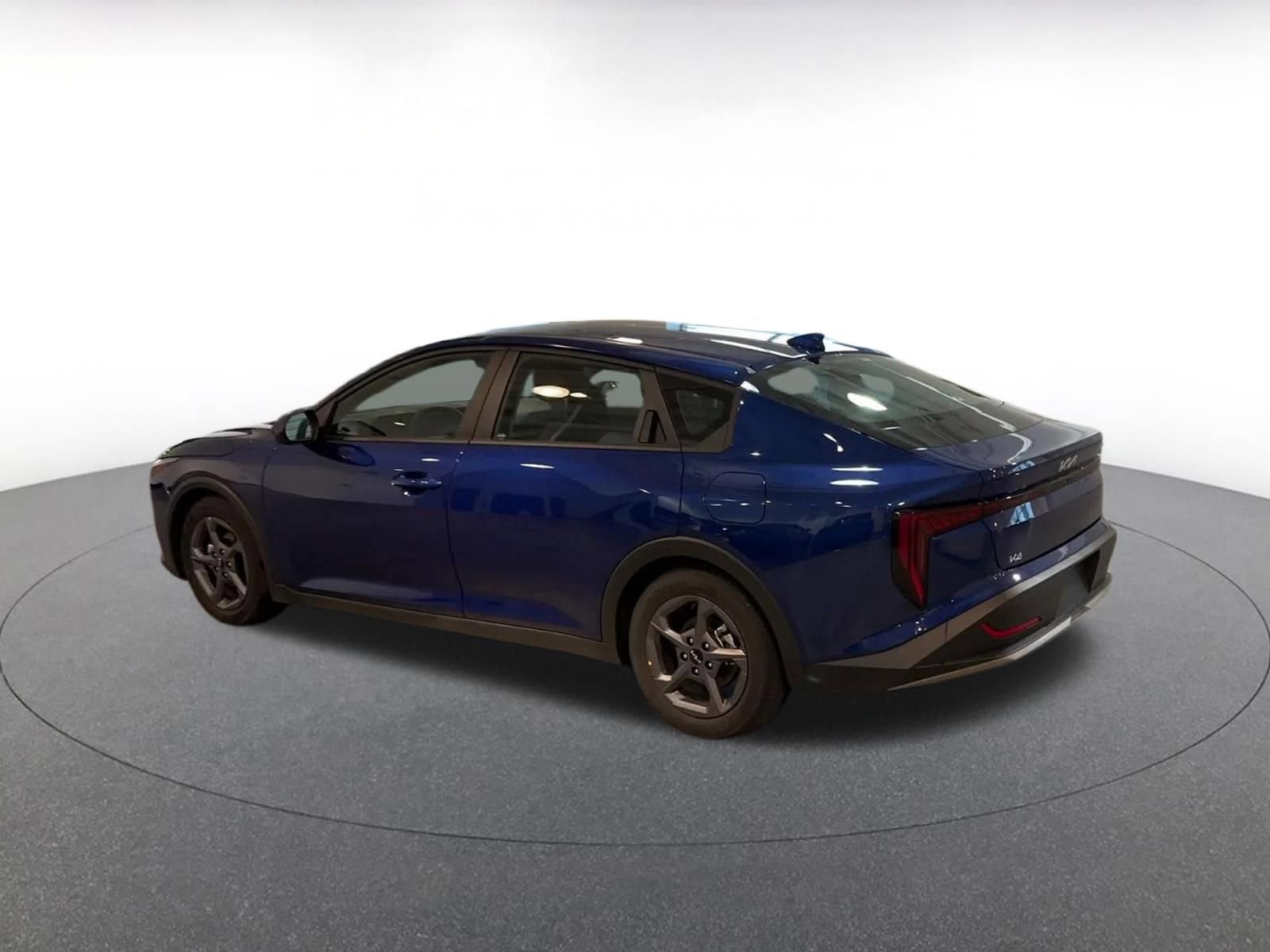 Used 2025 Kia K4 LXS image 9