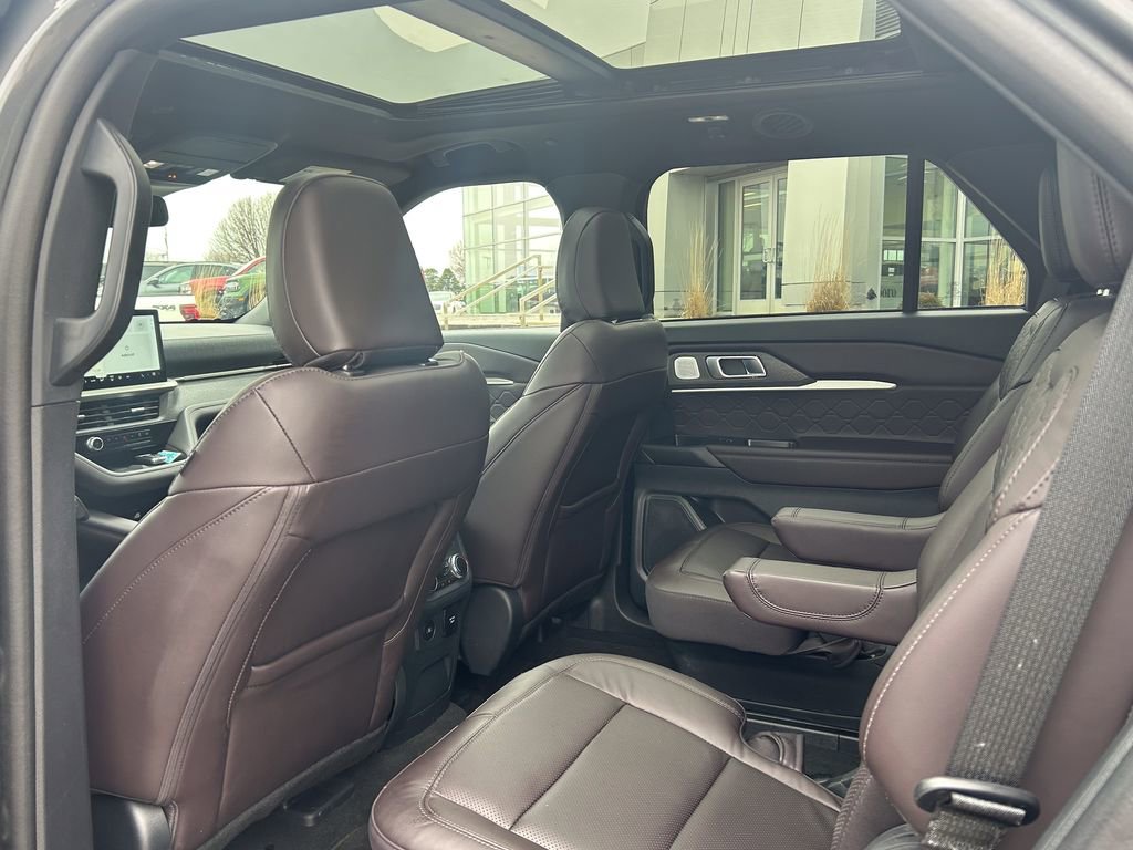 Used 2025 Ford Explorer Platinum w/ LUX Leather Package image 14