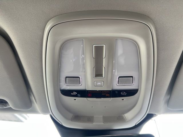 Certified 2023 Volvo XC60 B5 Plus w/ Climate Package image 38