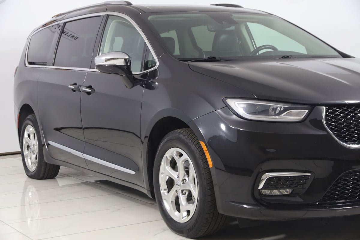 Used 2021 Chrysler Pacifica Limited AWD/4WD image 43