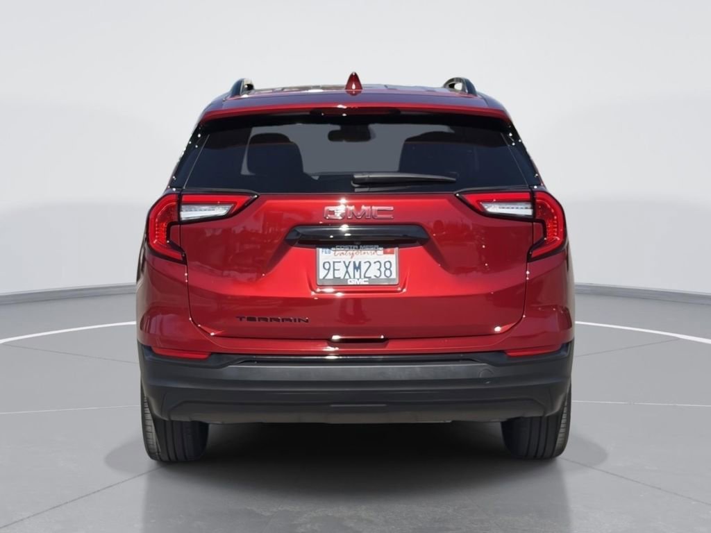 Used 2023 GMC Terrain SLE w/ Elevation Edition image 4