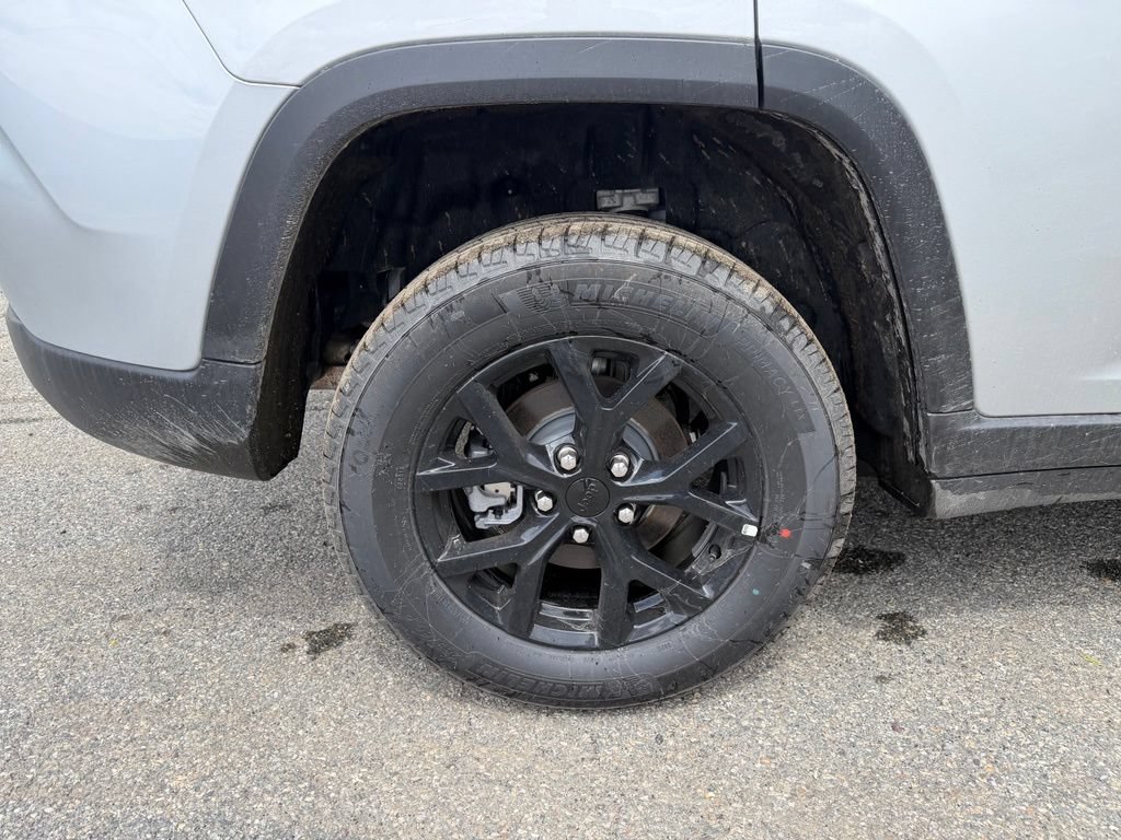 New 2026 Jeep Grand Cherokee Altitude AWD/4WD image 27