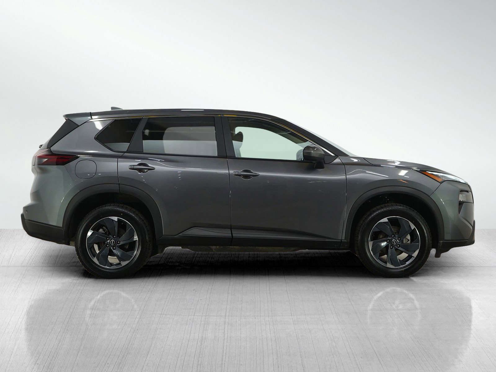 Used 2025 Nissan Rogue SV image 6