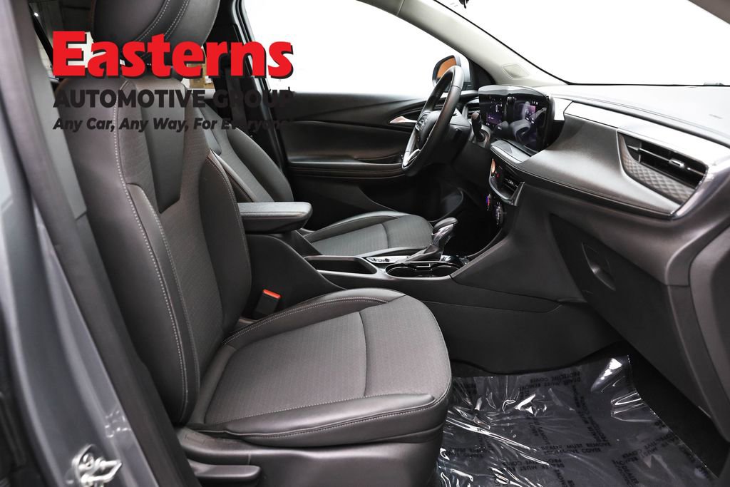 Used 2025 Buick Encore GX Preferred FWD image 24