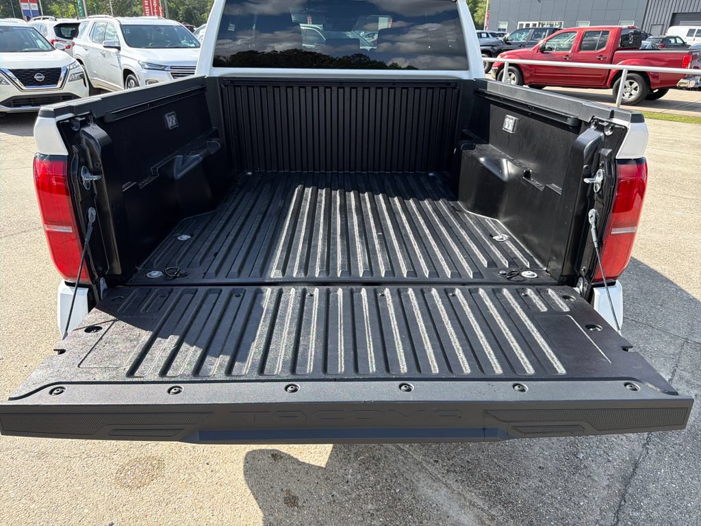 Used 2025 Toyota Tacoma TRD Off-Road AWD/4WD image 25