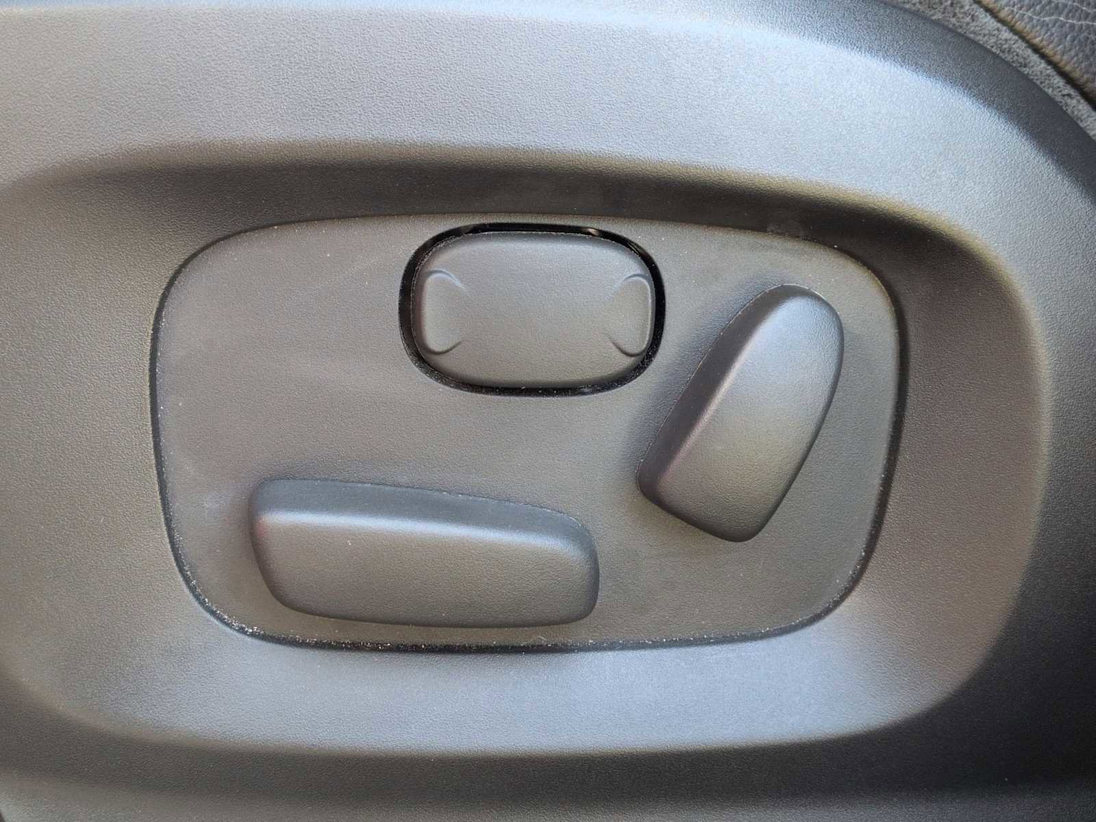 Used 2014 Land Rover Range Rover Evoque Pure Premium image 17