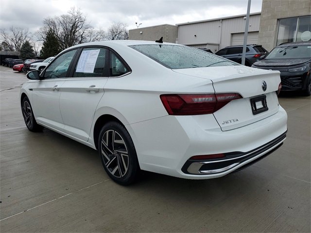 Used 2022 Volkswagen Jetta SEL image 3