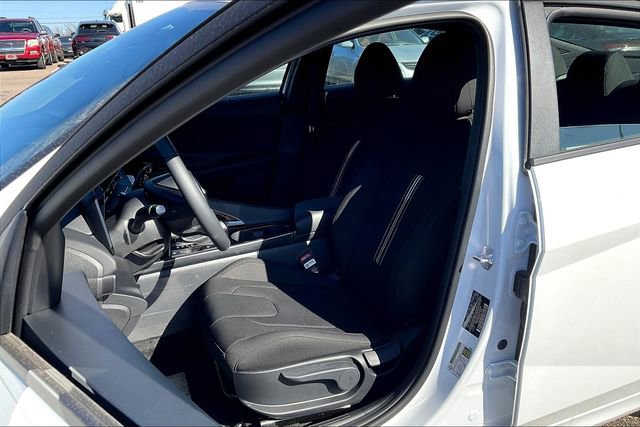 New 2025 Hyundai Elantra SEL image 9