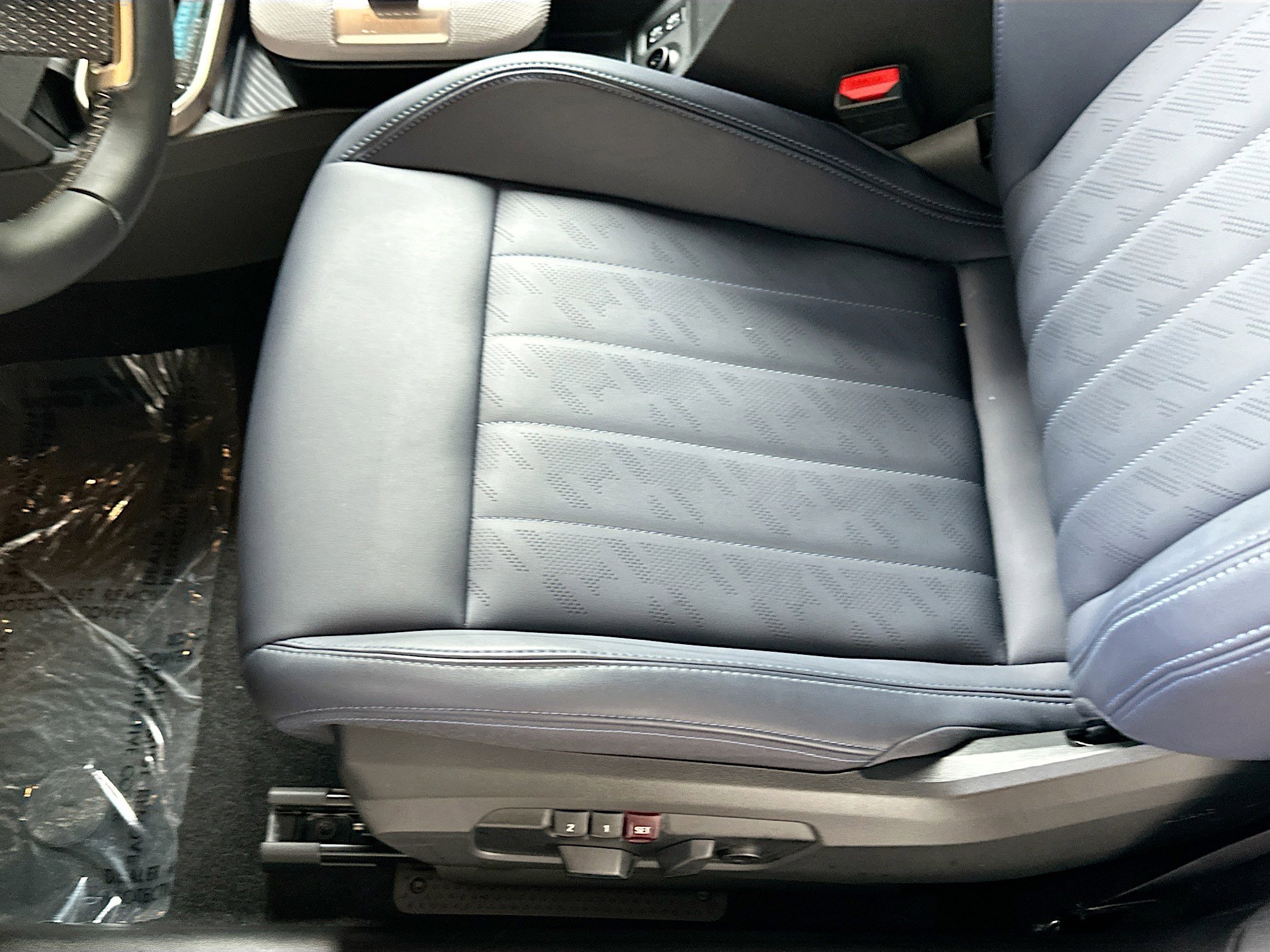 Certified 2025 MINI Cooper 2-Door Hardtop image 18