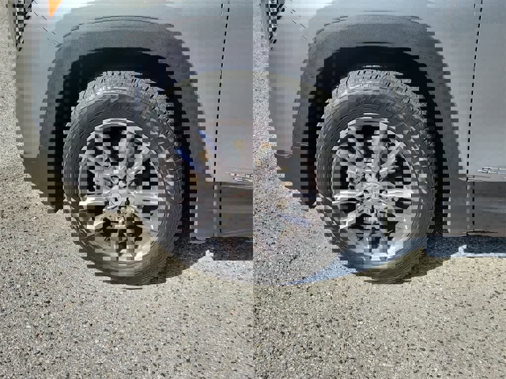 Used 2023 GMC Terrain SLT image 5