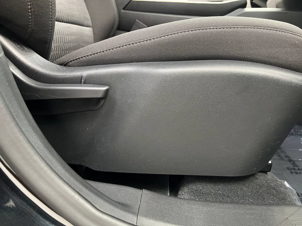 Used 2026 Chevrolet Equinox LT FWD image 29