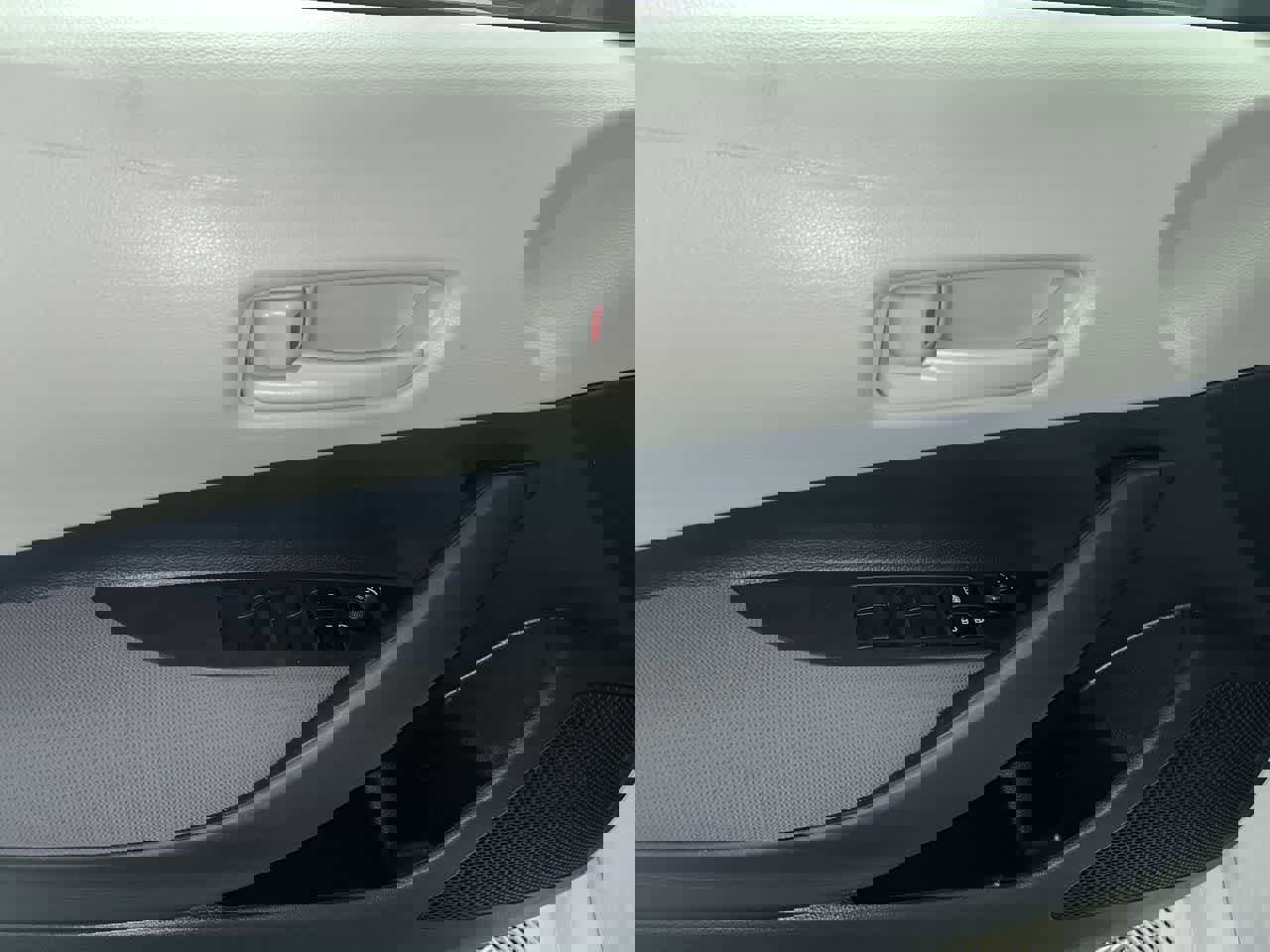 Used 2023 Toyota Corolla LE image 13