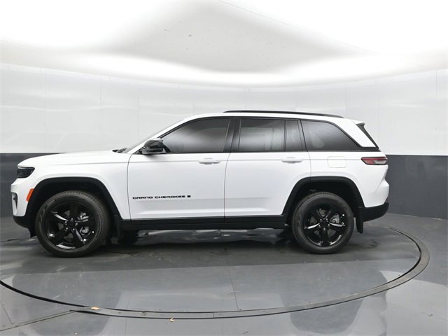 New 2025 Jeep Grand Cherokee Limited w/ Black Appearance Package image 6