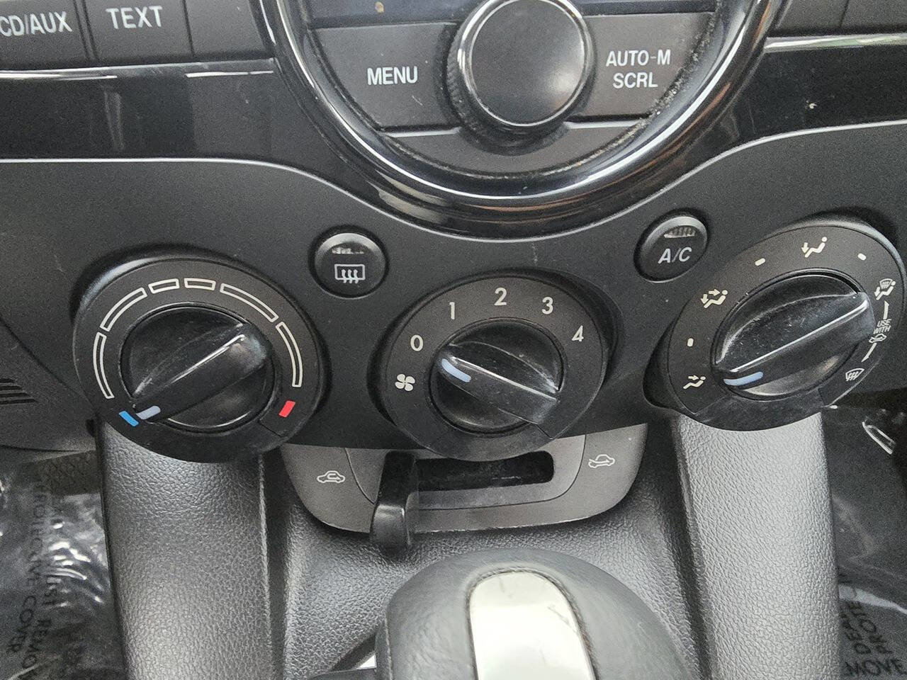 Used 2012 MAZDA MAZDA2 Sport image 26