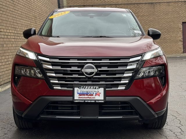 Used 2025 Nissan Rogue S AWD/4WD image 30