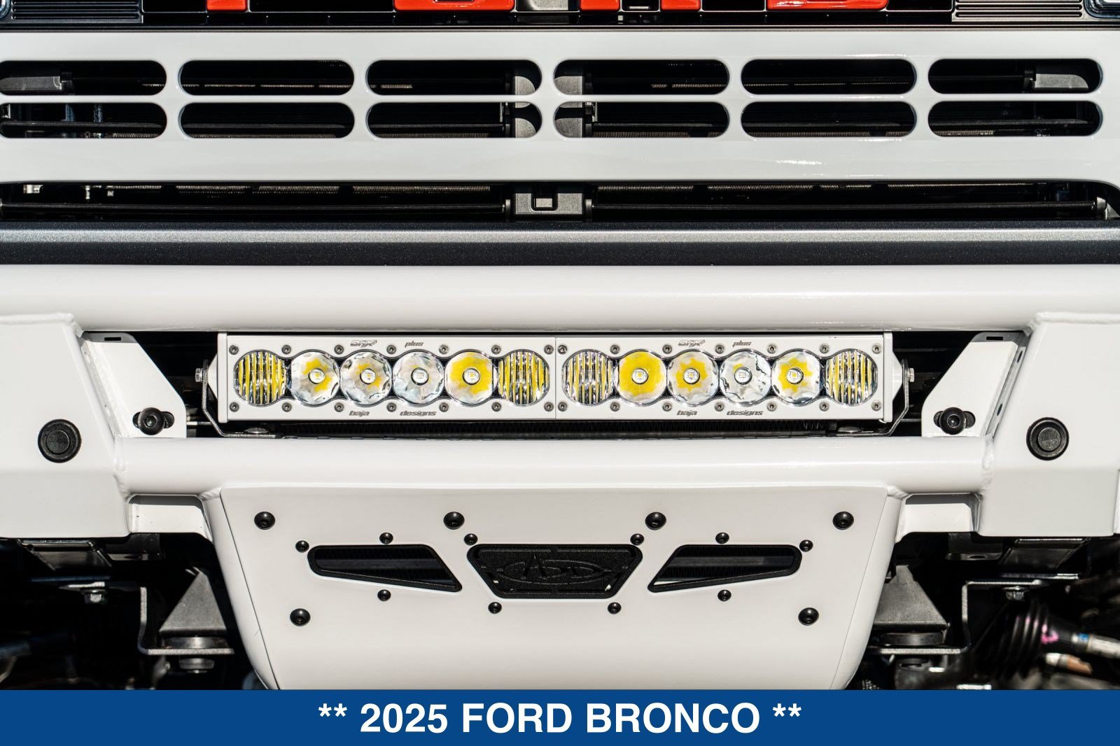 Used 2025 Ford Bronco Heritage Edition AWD/4WD image 12