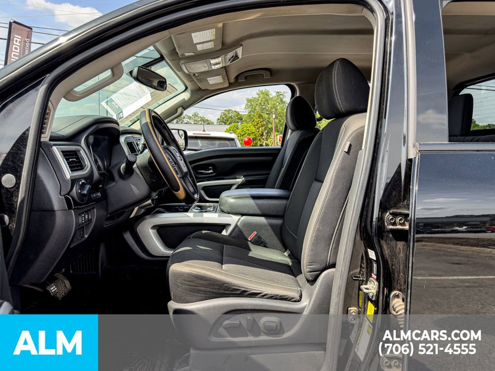 Used 2018 Nissan Titan SV w/ SV Convenience Package AWD/4WD image 14