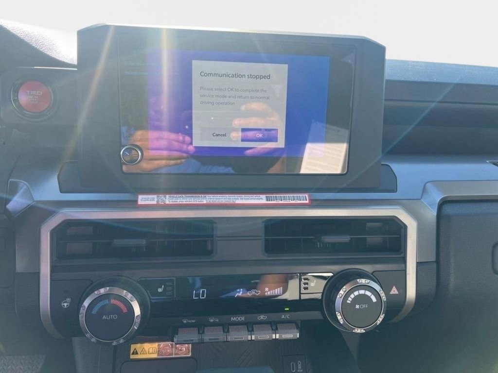 New 2025 Toyota Tacoma TRD Off-Road image 18