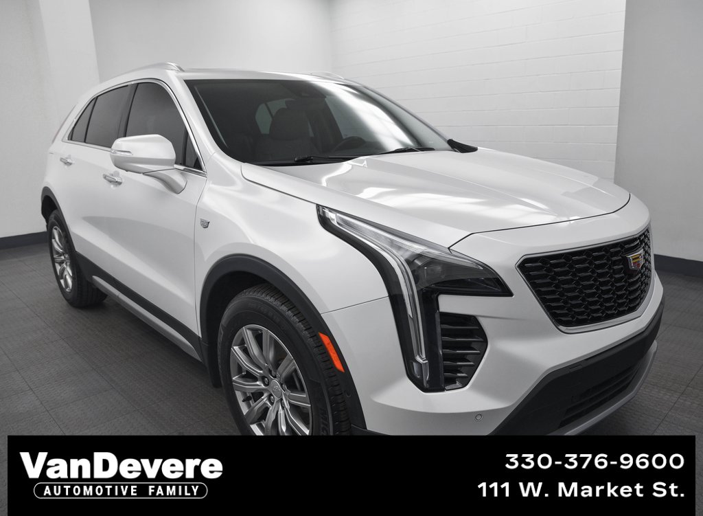 Used 2022 Cadillac XT4 Premium Luxury image 1