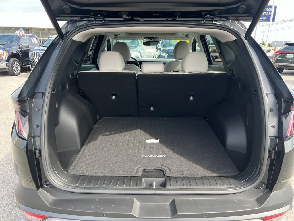 Used 2025 Hyundai Tucson Limited AWD/4WD image 9