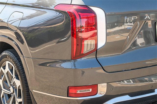 Certified 2022 Hyundai Palisade Calligraphy w/ Winter Package image 9