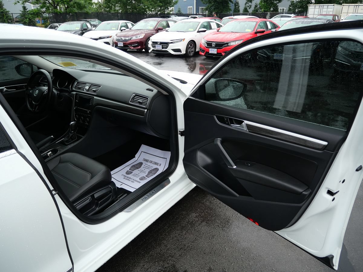 Used 2017 Volkswagen Passat 1.8T SE FWD image 22