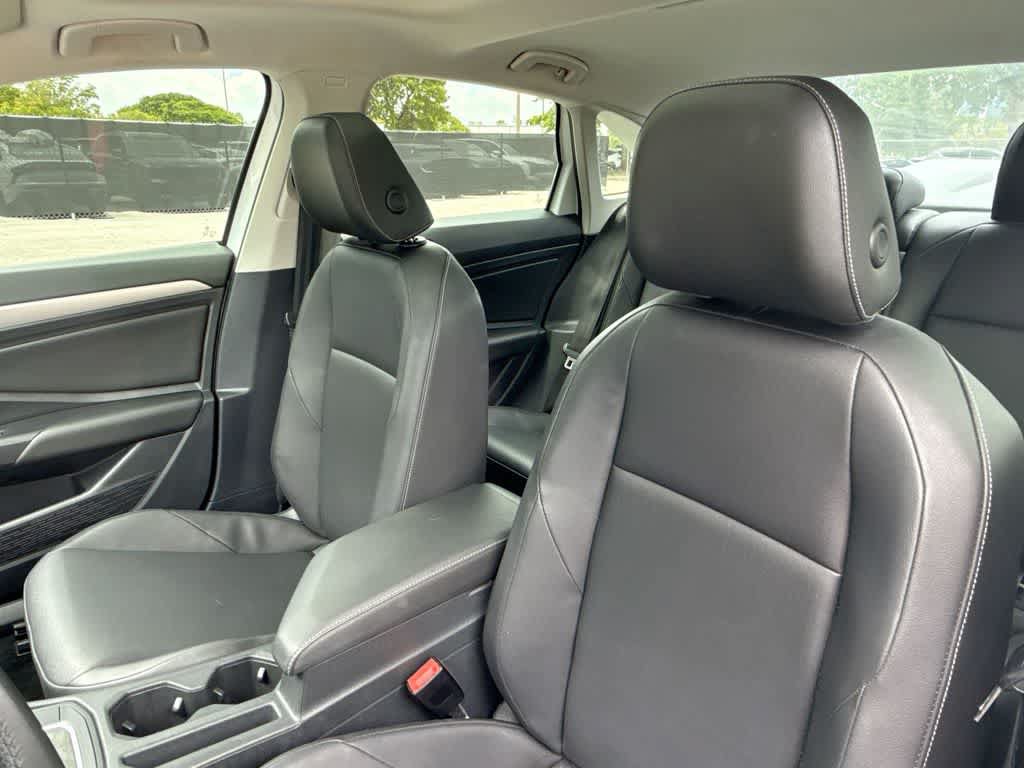 Used 2019 Volkswagen Jetta SE FWD image 14