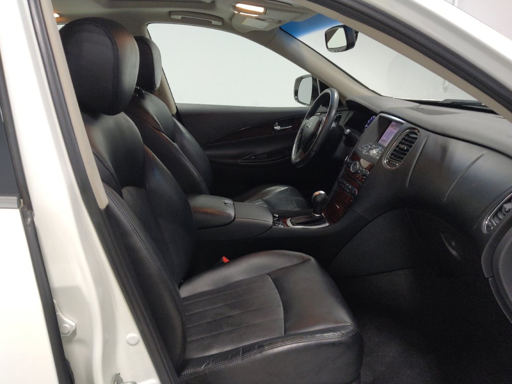 Used 2016 INFINITI QX50 AWD w/ Deluxe Touring Package image 21
