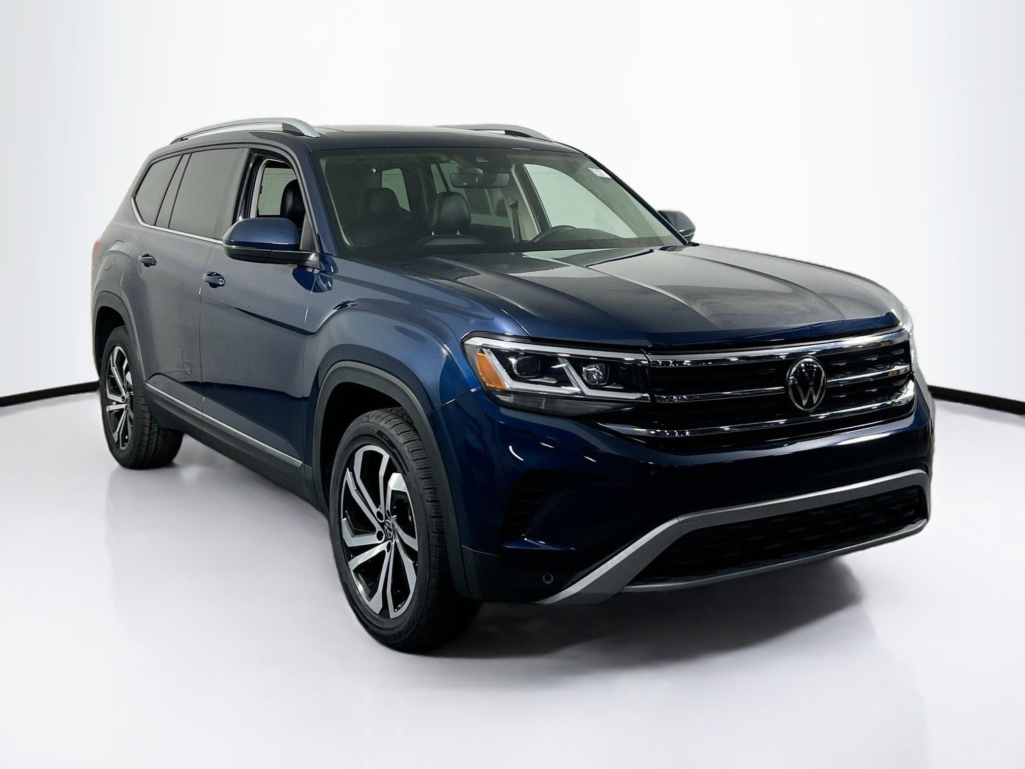 Used 2022 Volkswagen Atlas SEL image 3