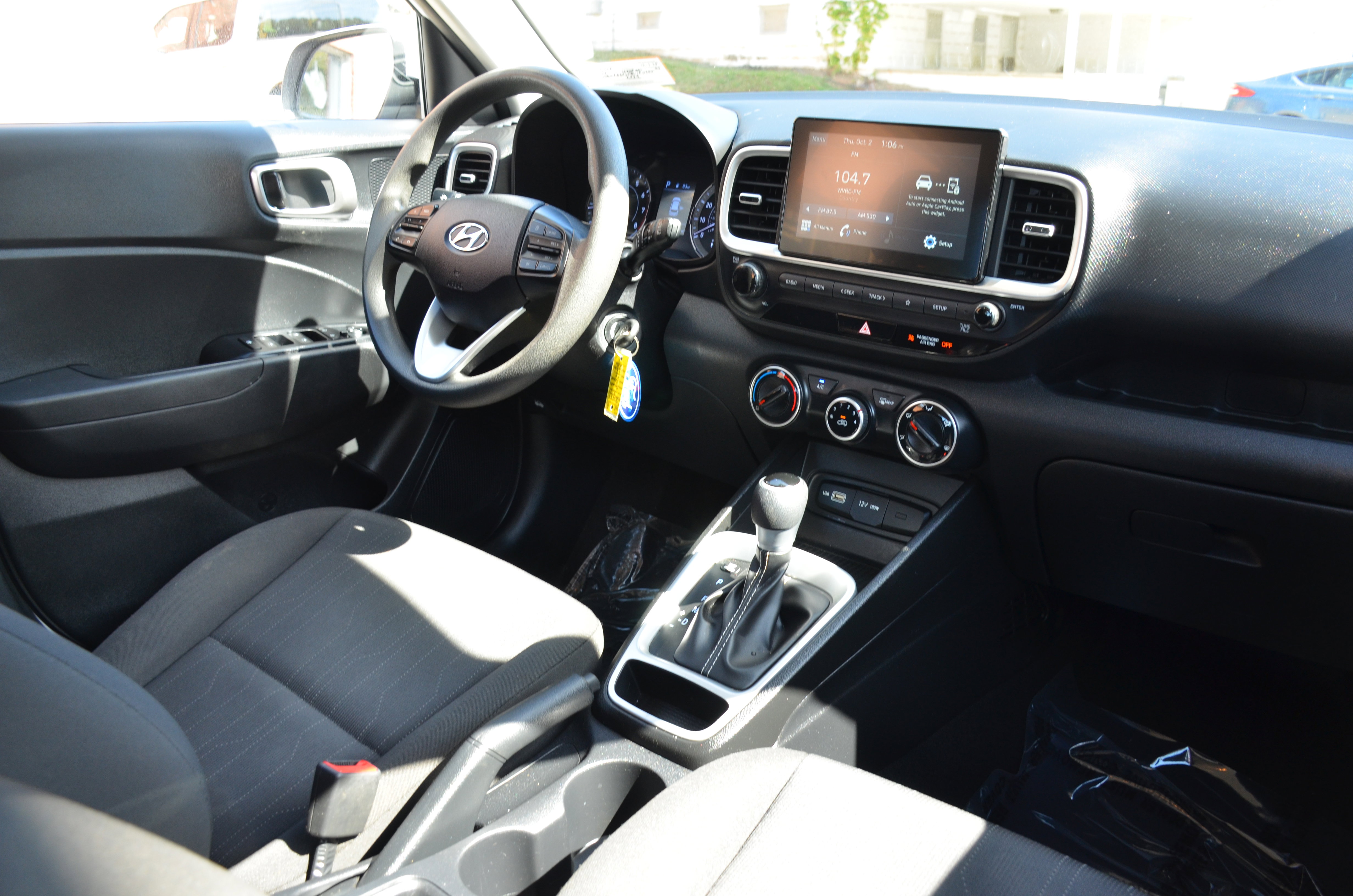 Used 2022 Hyundai Venue SE image 20