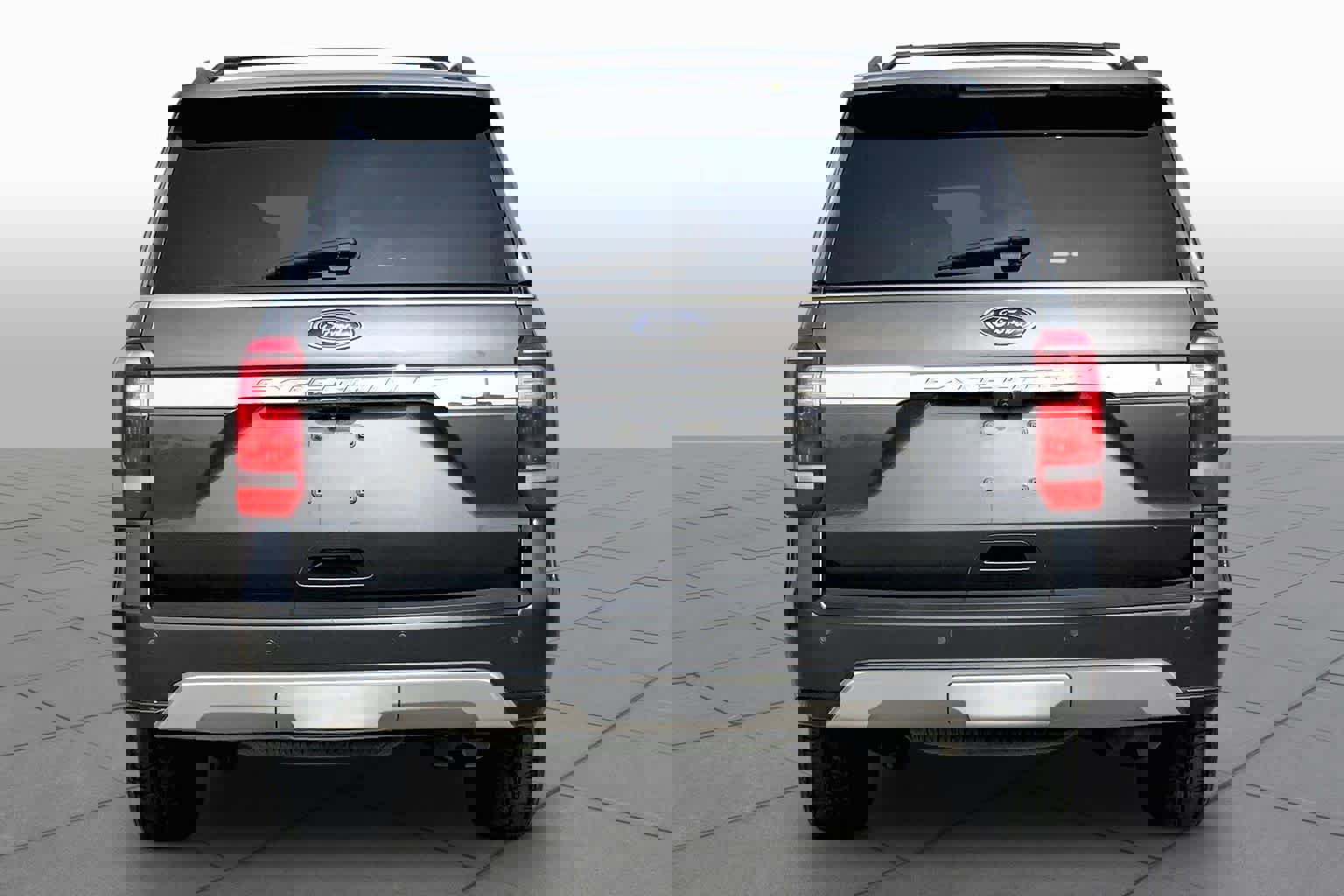 Used 2021 Ford Expedition XLT RWD image 5