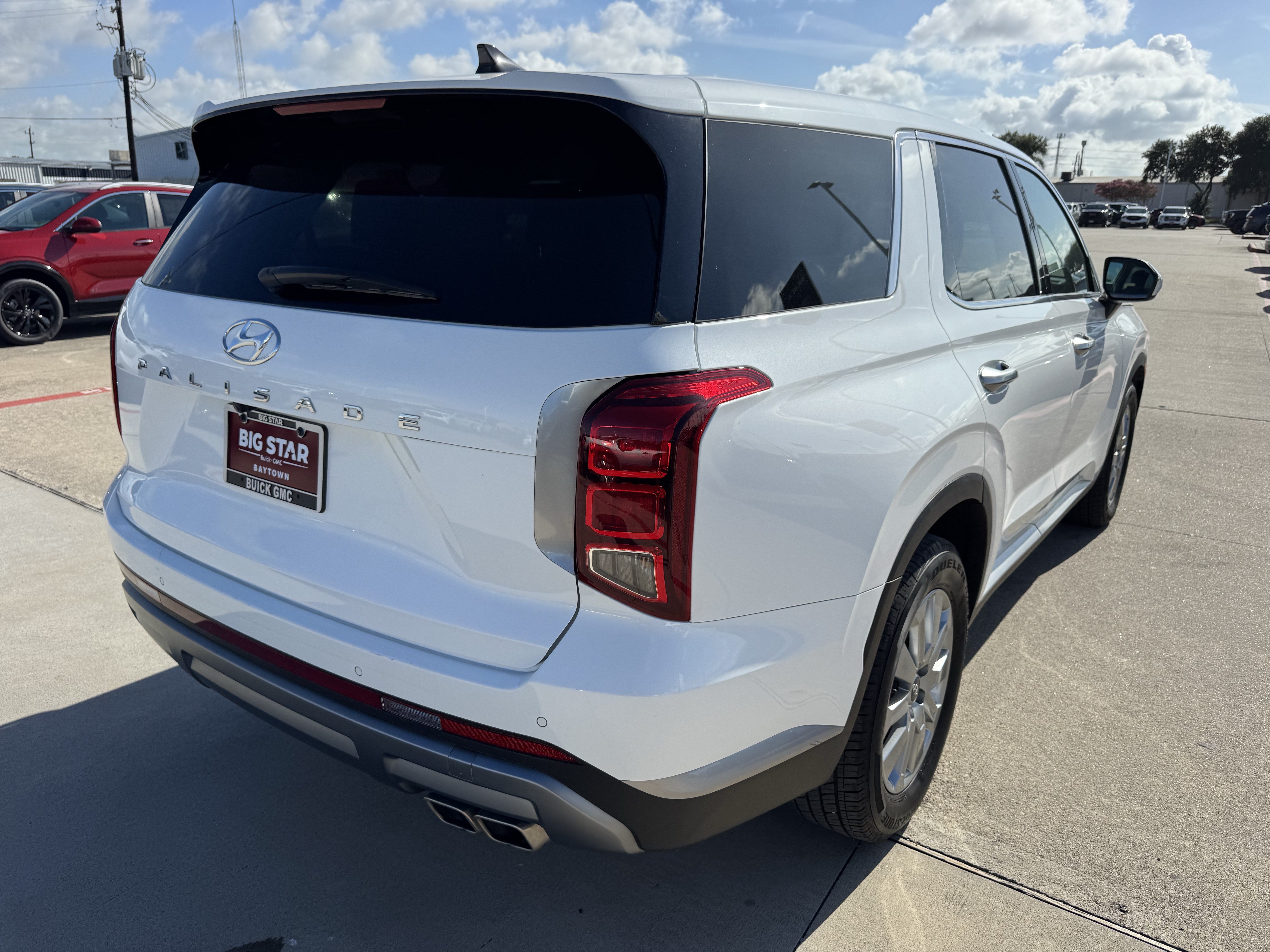 Used 2025 Hyundai Palisade SE FWD image 6