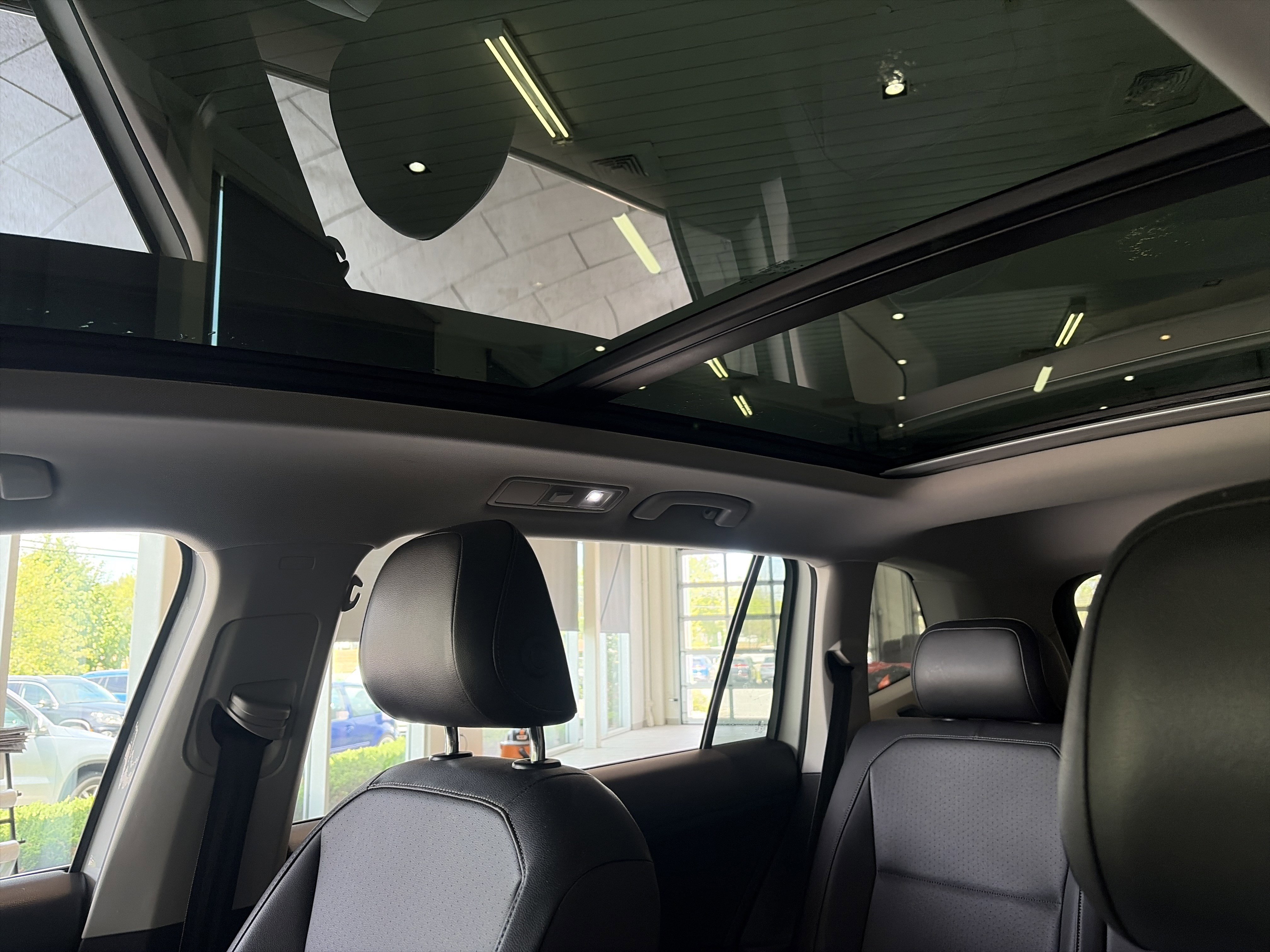 Used 2019 Volkswagen Tiguan SEL AWD/4WD image 20