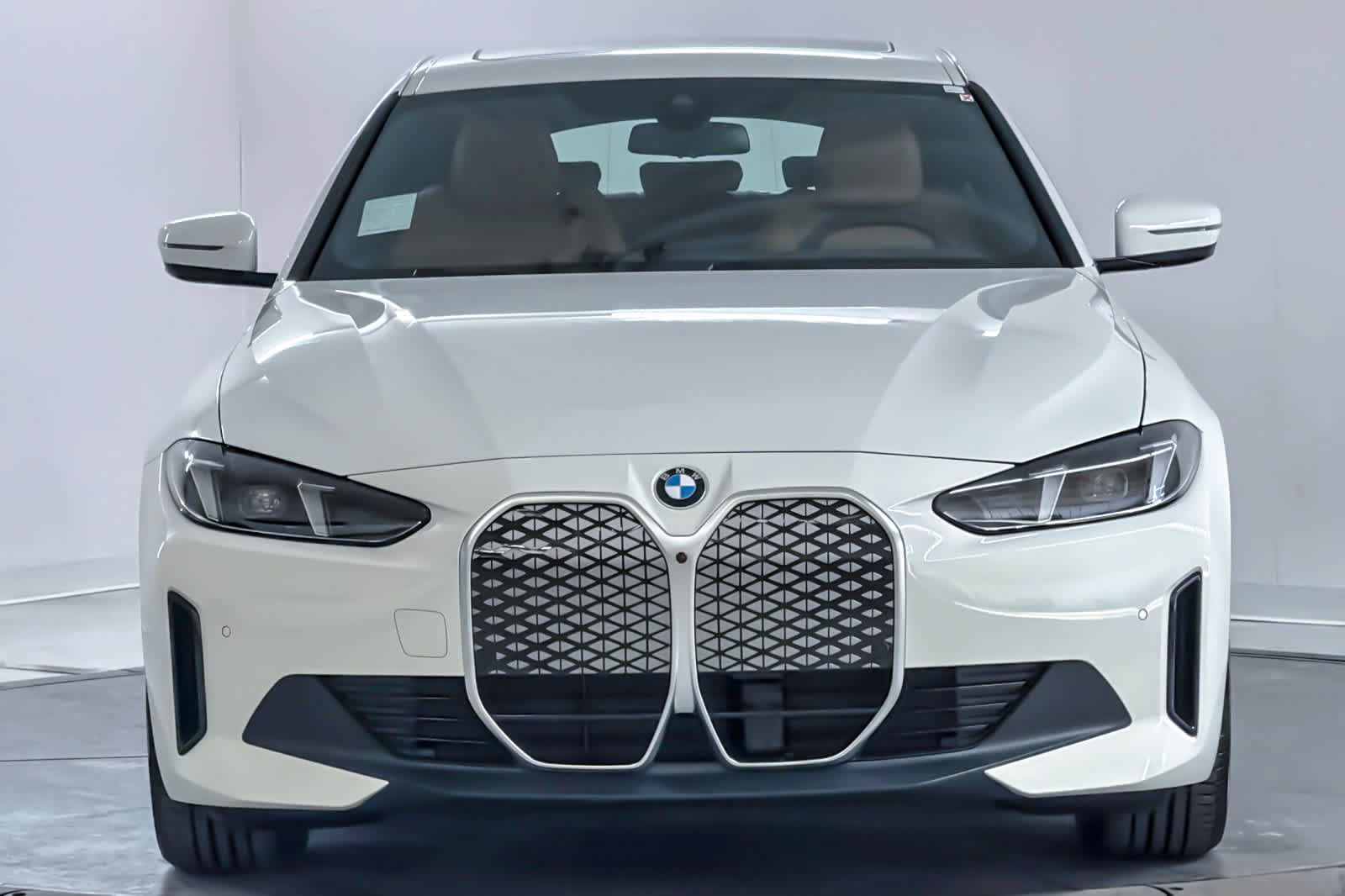New 2026 BMW i4 eDrive40 w/ Parking Assistance Package RWD image 10