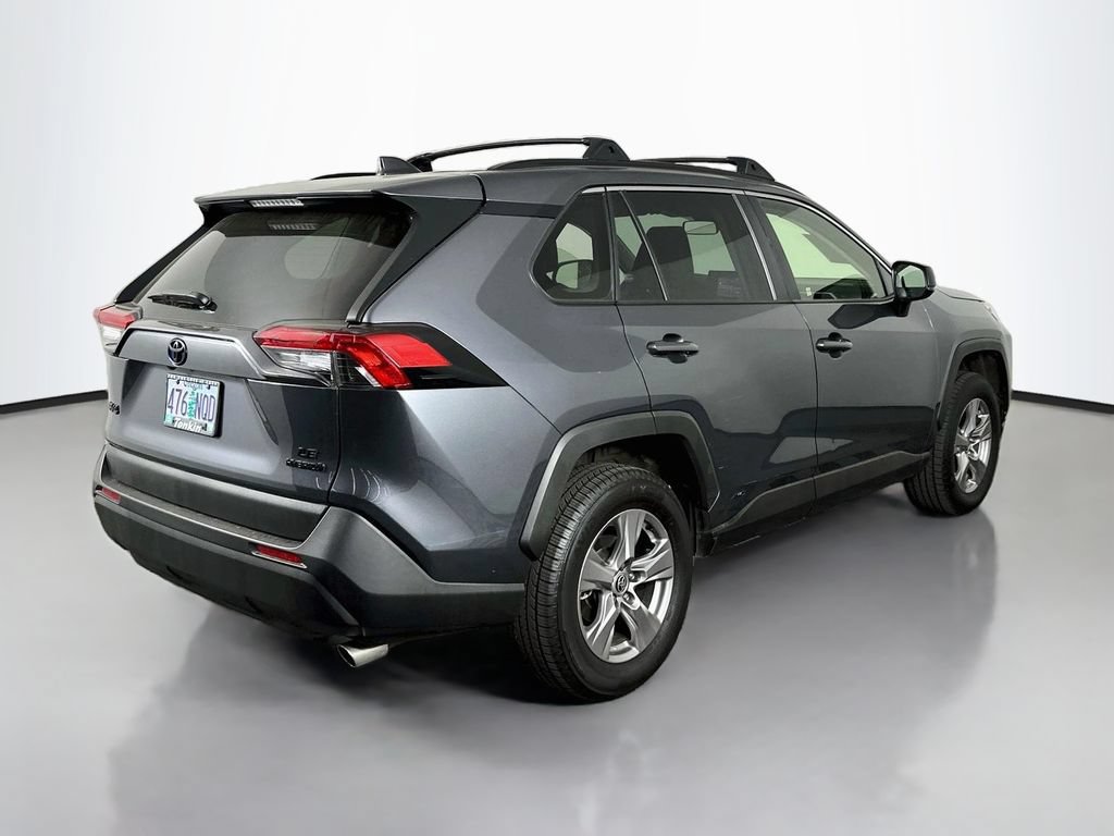 Used 2022 Toyota RAV4 LE AWD/4WD image 8
