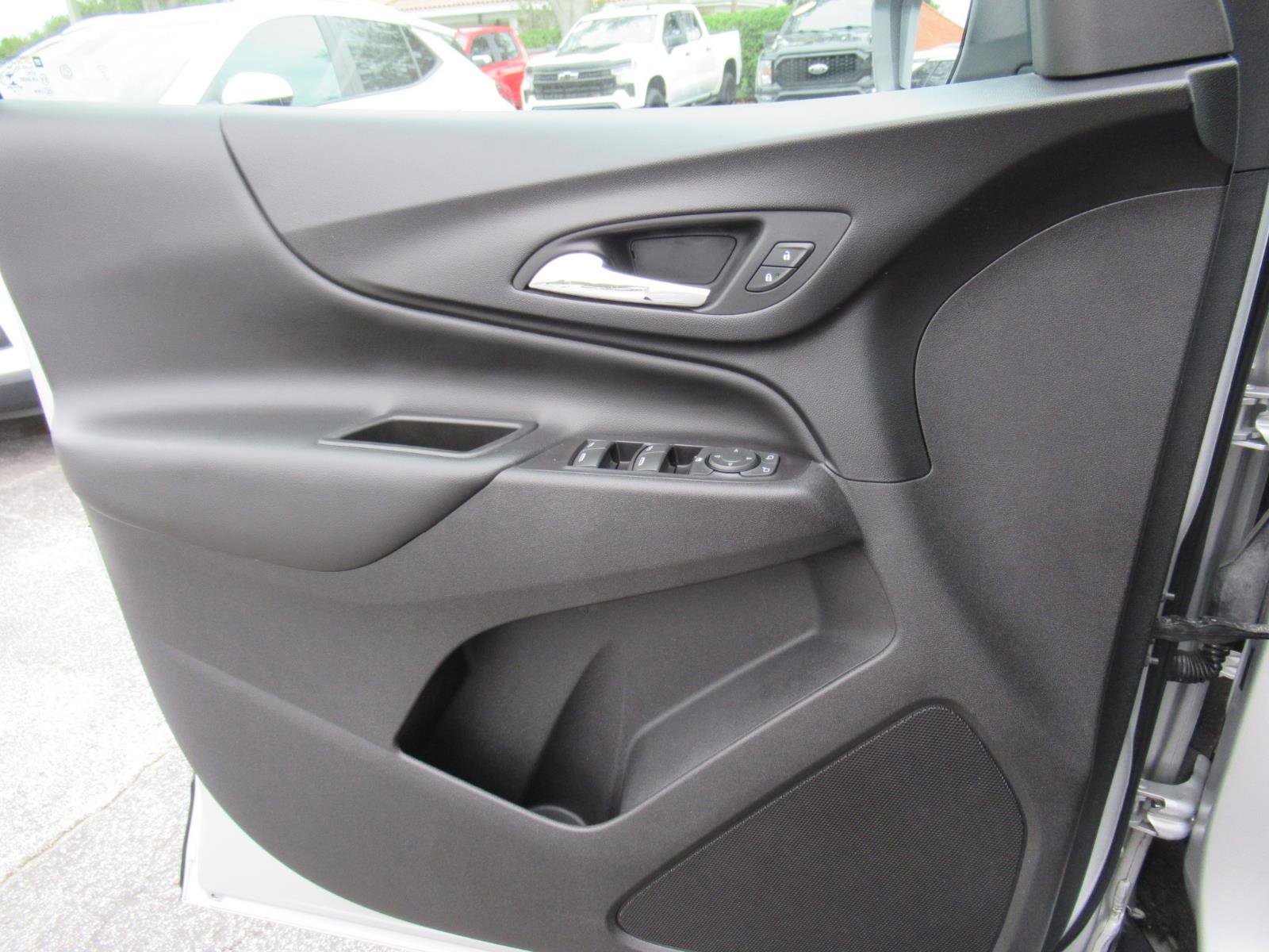Used 2020 Chevrolet Equinox LT FWD image 18