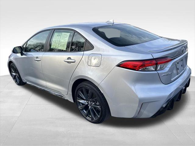 Certified 2024 Toyota Corolla SE FWD image 4