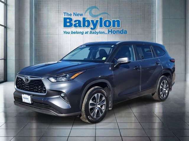 Used 2023 Toyota Highlander XLE