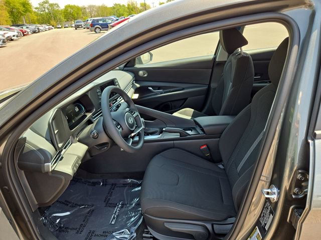 New 2026 Hyundai Elantra SE FWD image 22