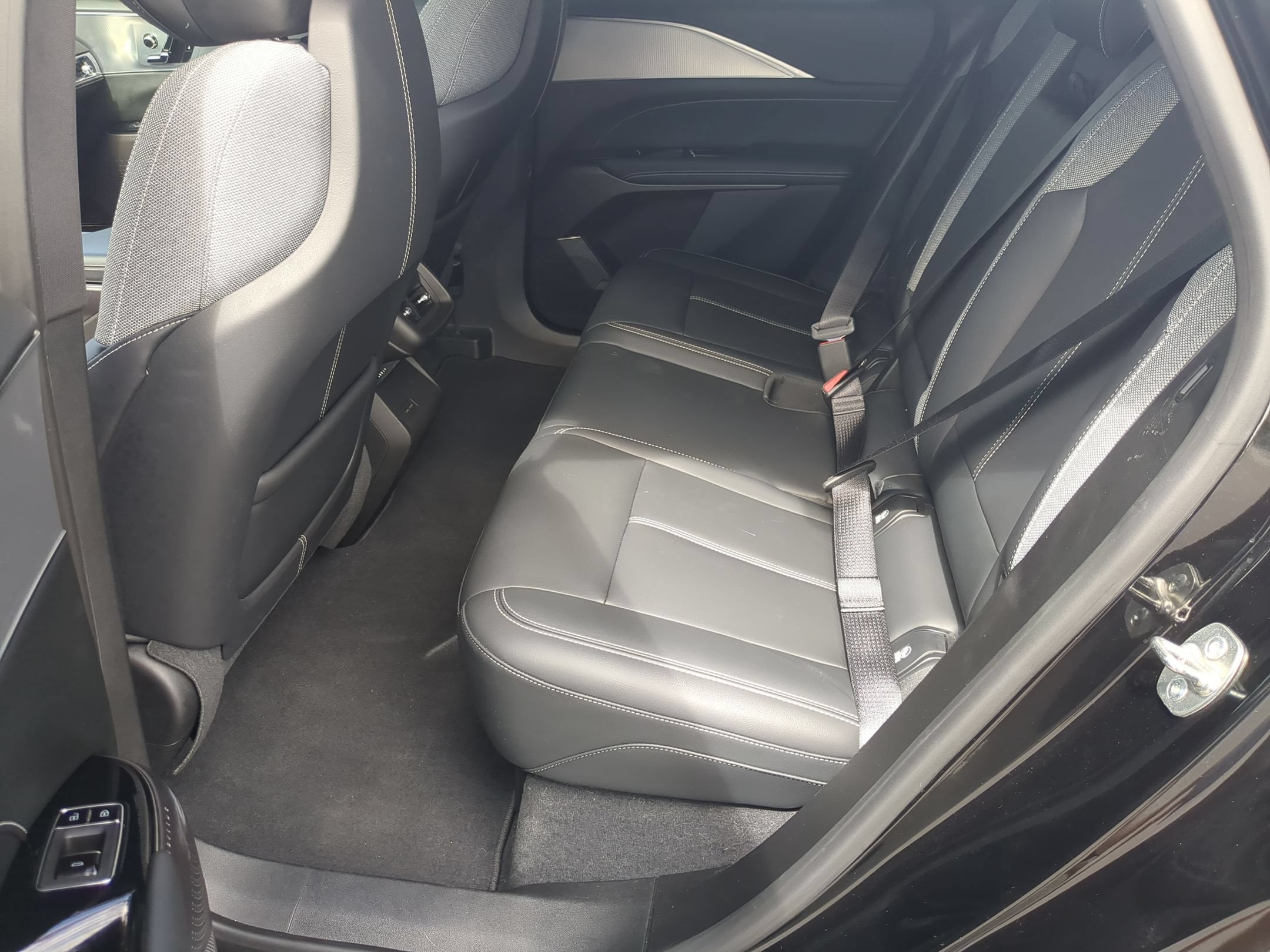 Certified 2024 Cadillac Lyriq Tech RWD image 23