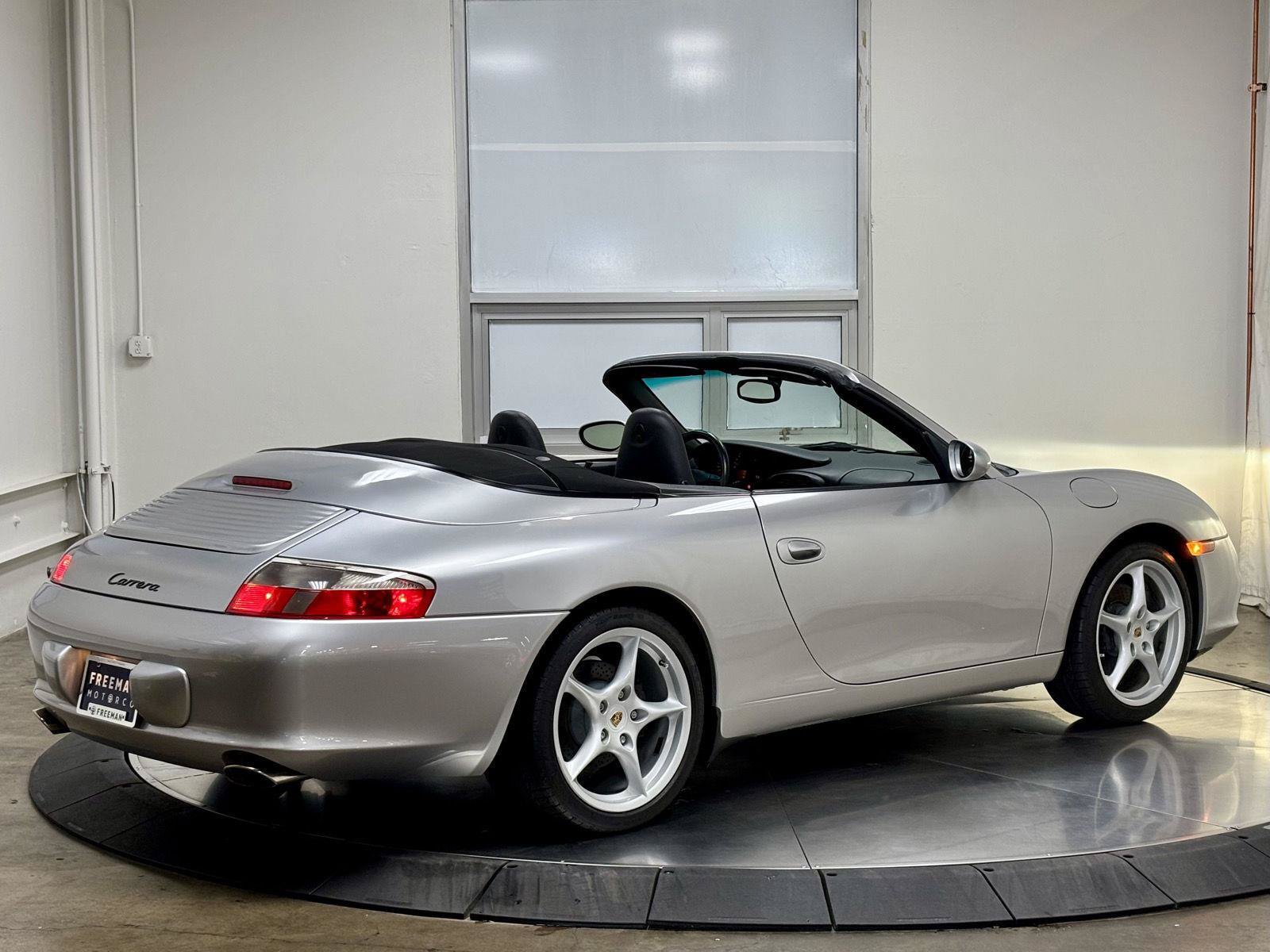 Used 2004 Porsche 911 Carrera RWD image 9