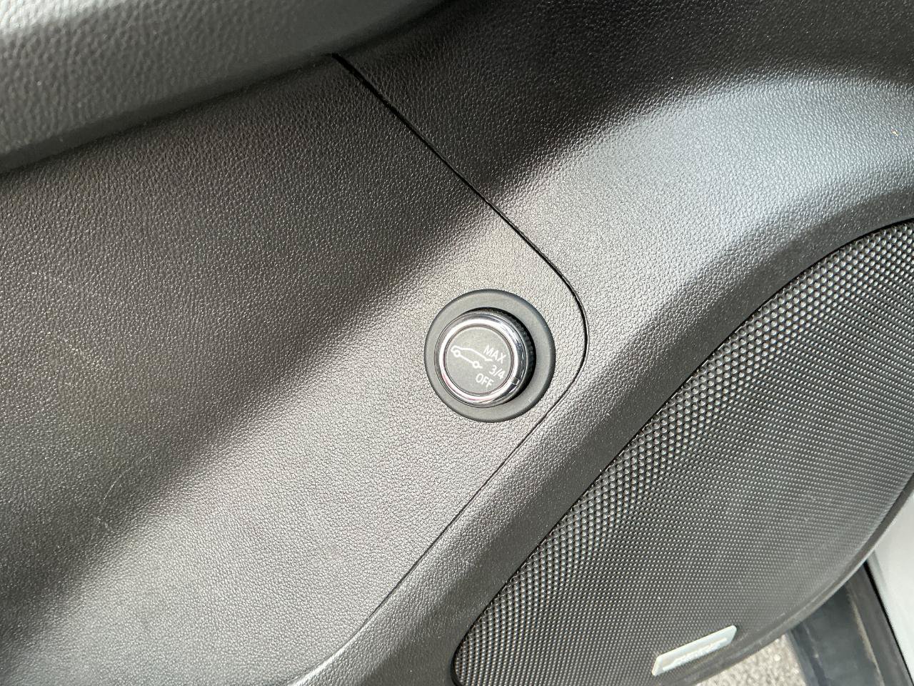 Used 2019 GMC Acadia SLE w/ LPO, Floor Liner Package FWD image 8