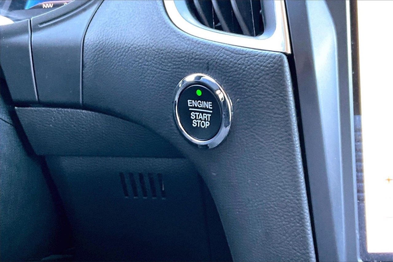 Used 2024 Ford Edge Titanium image 26