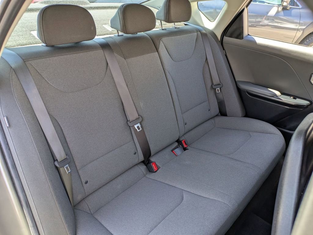 Used 2025 Kia K4 LXS image 27