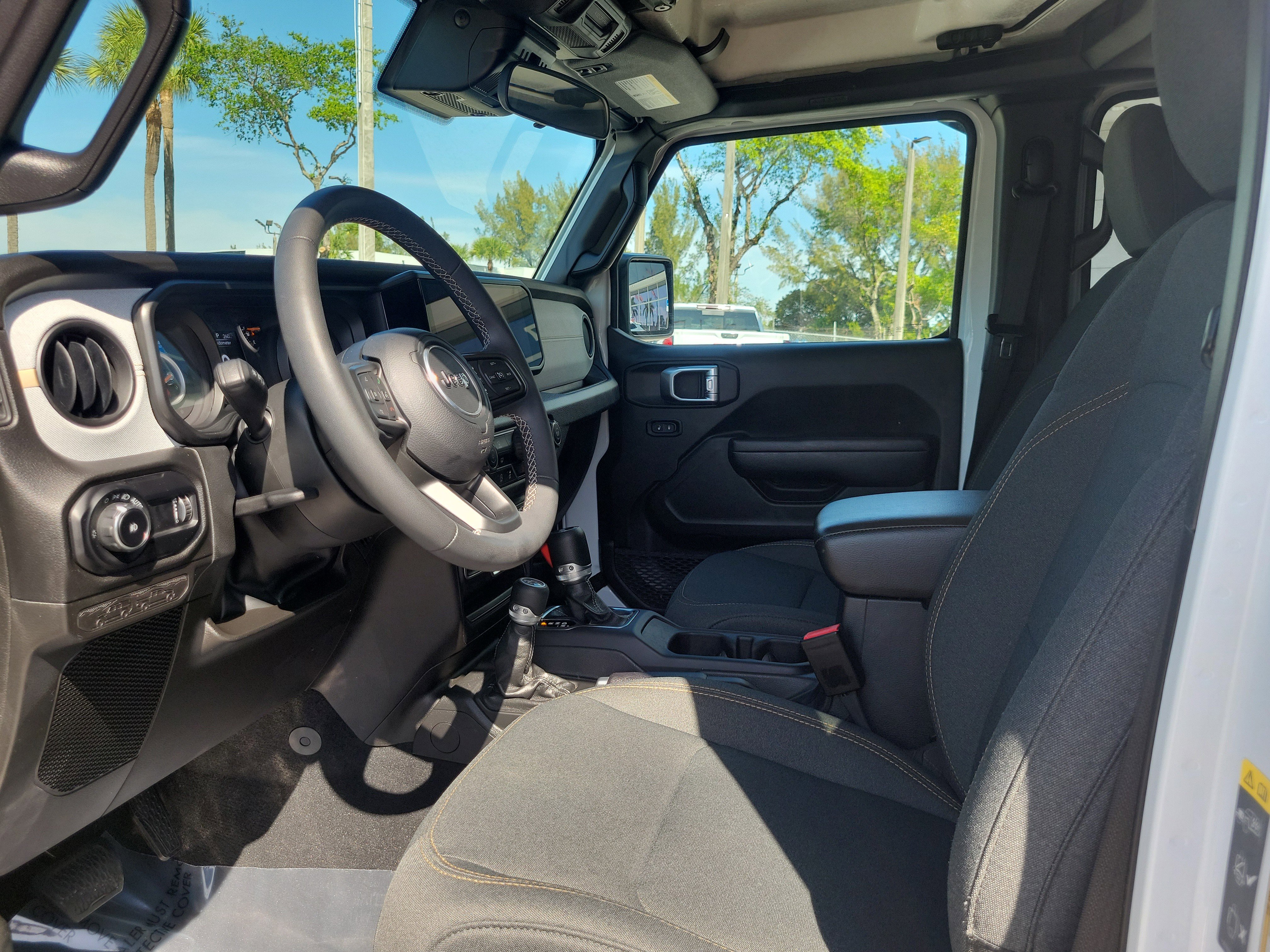 Used 2025 Jeep Wrangler Sport image 11