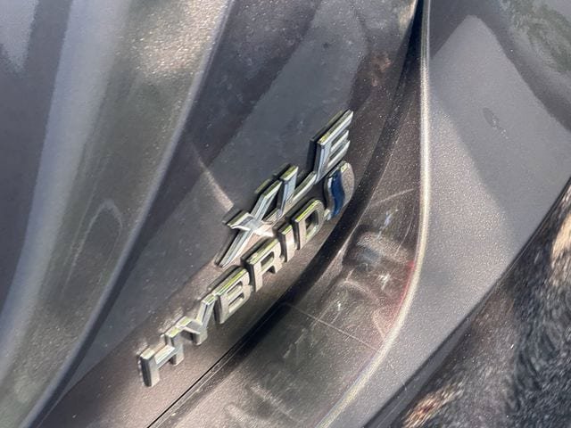Used 2022 Toyota Camry XLE FWD image 12